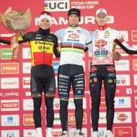 Van der Poel vuelve con victoria en Namur y agita la Copa del Mundo de Ciclocross