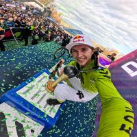 Jackson Goldstone y Marine Cabirou brillan en la final de la Copa del Mundo de Descenso 2025 de Mont-Sainte-Anne