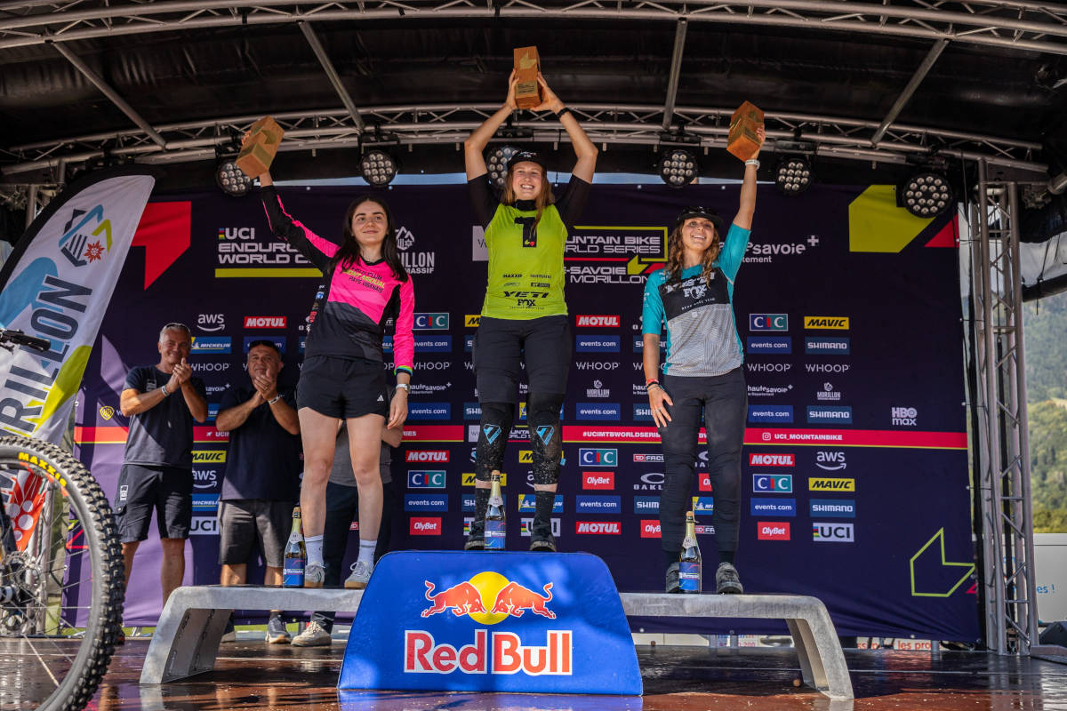 Podio general de categoría júnior femenina. Imagen: WHOOP UCI Mountain Bike World Series