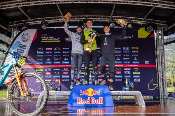 Ella Conolly y Slawomir Lukasik dominan la Copa del Mundo de Enduro UCI 2025