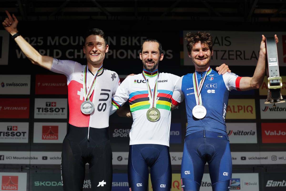 Podio Élite masculino de e-MTB XC. Imagen: UCI