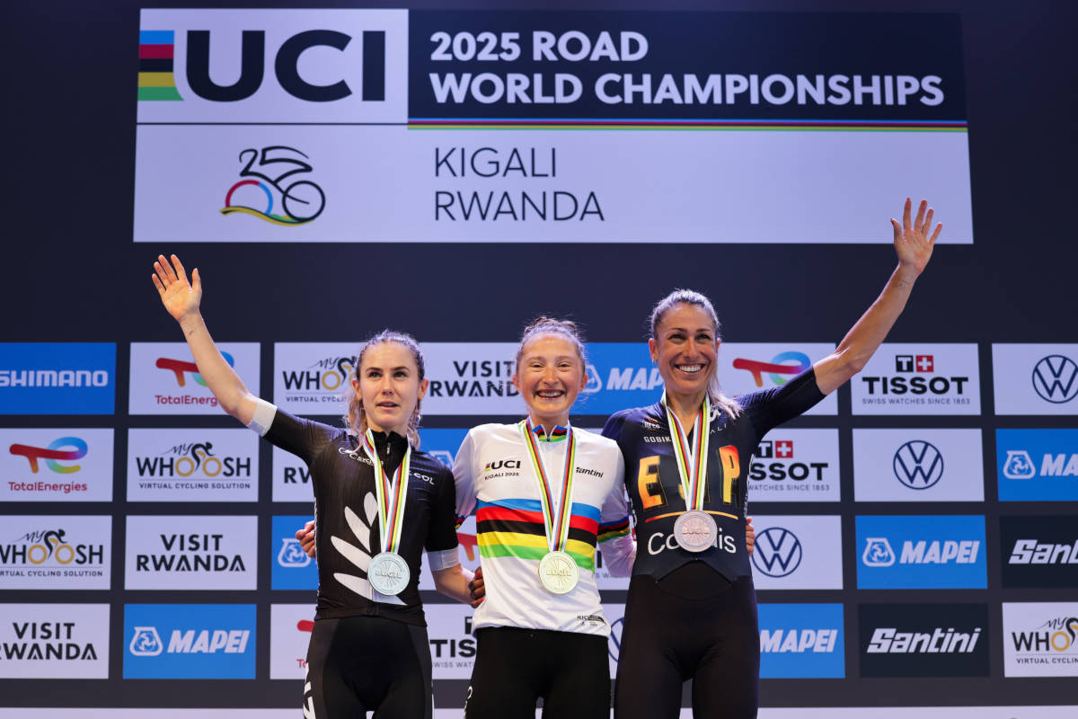 Podio élite femenino. Imagen: UCI