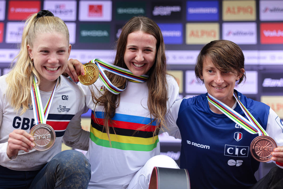 Podio Élite femenino de Enduro. Imagen: UCI