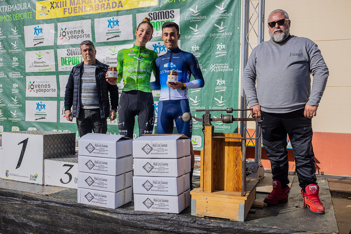 María Reyes Murillo y Javier Sánchez. Imagen: Maratón de la Miel MTB de Fuenlabrada de los Montes