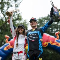 Asa Vermette y Louise Ferguson hacen historia en la Red Bull Hardline de Gales