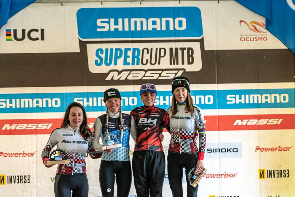 Podio élite femenino. Imagen: Shimano Super Cup Massi