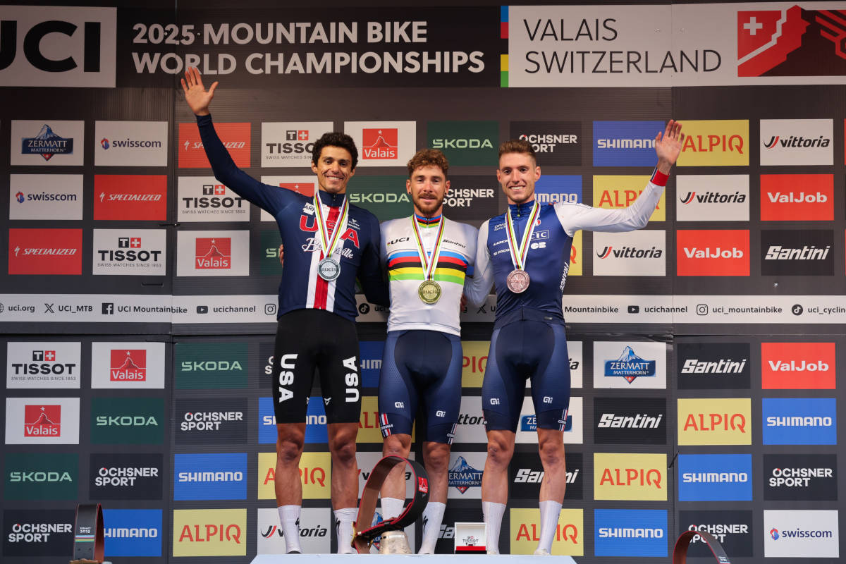 Podio XCC Élite masculino. Imagen: UCI
