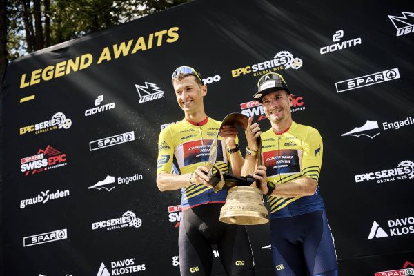 Fabian Rabensteiner-Casey South y Vera Looser-Alexis Skarda reinan en la SPAR Swiss Epic 2025