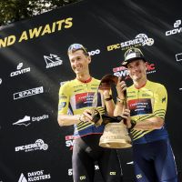 Fabian Rabensteiner-Casey South y Vera Looser-Alexis Skarda reinan en la SPAR Swiss Epic 2025