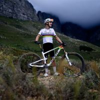 El Giant Factory Off-Road anuncia su alineación de 2025 con Alan Hatherly como figura clave