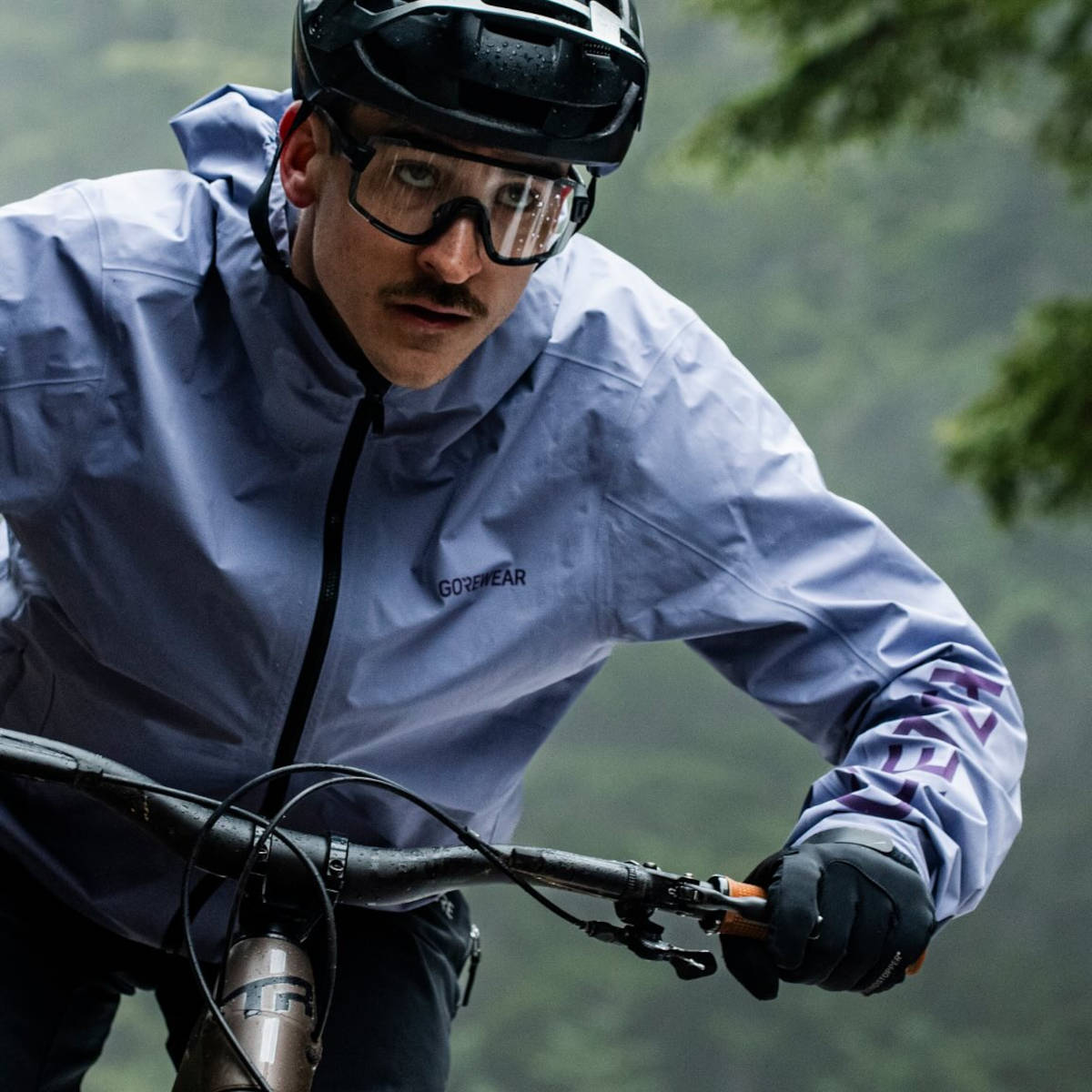 Chaqueta impermeable de la marca. Imagen: Gorewear