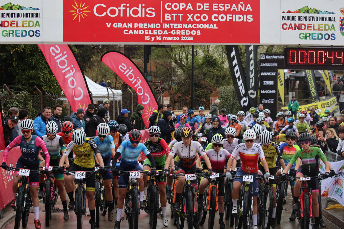 Parrilla de salida femenina. Imagen: RFEC