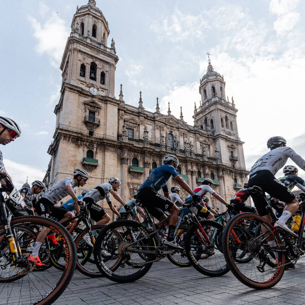 Participantes de la prueba. Imagen: Andalucía Bike Race