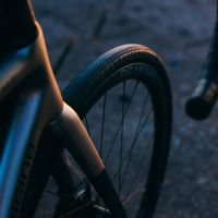 Hutchinson amplía su gama de neumáticos para Gravel con el nuevo Caracal Allroad