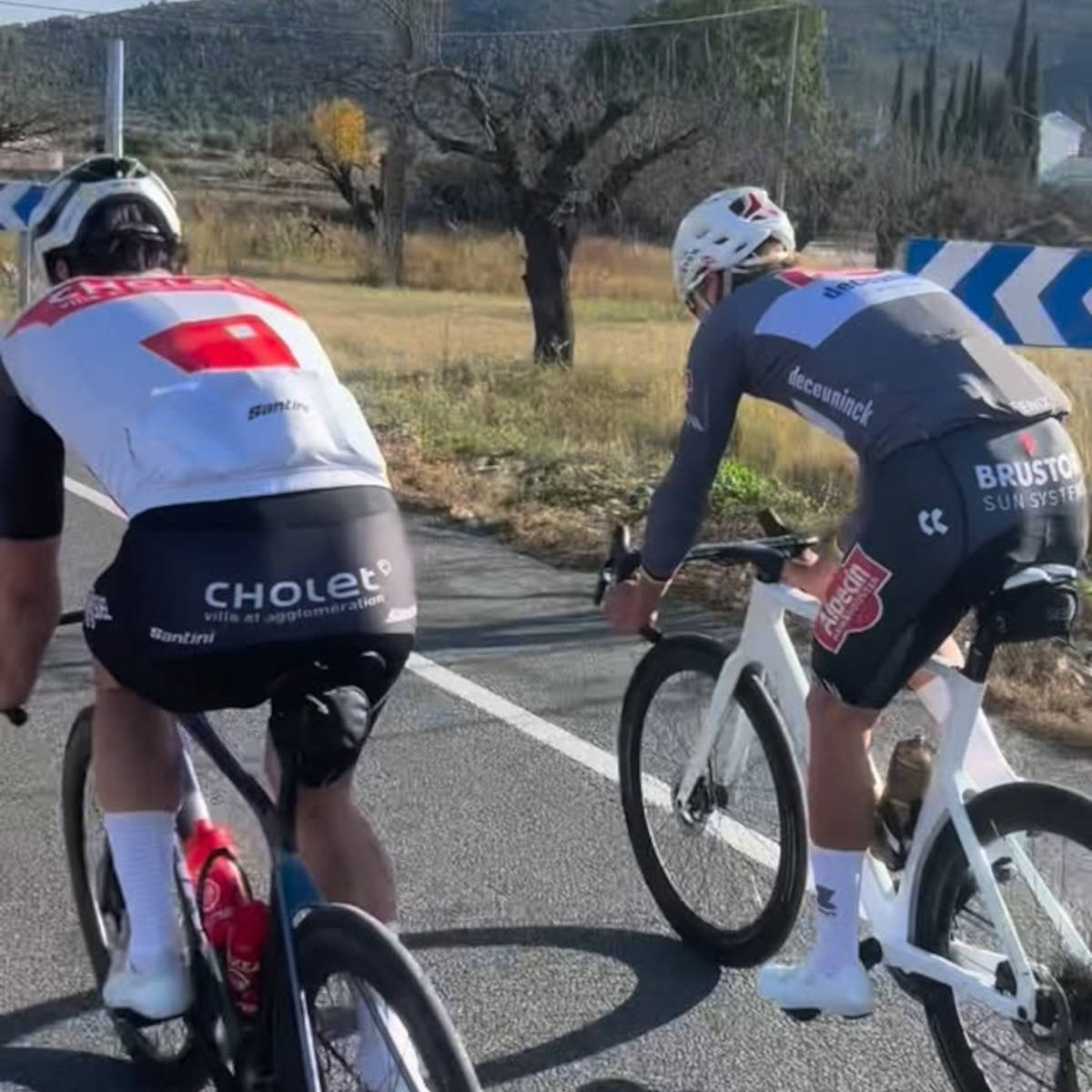 Anatole Leboucher y Mathieu van der Poel. Imagen: Instagram