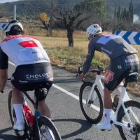 El momento en que Van der Poel casi arruina la temporada a una semana de su debut invernal