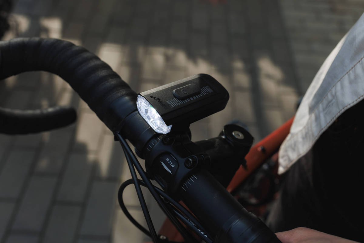 Luz delantera Astra. Imagen: Infini