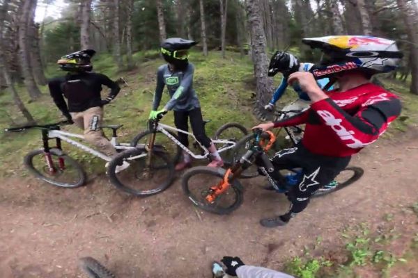 Para verlo: 22 minutos de MTB puro y duro con Jackson Goldstone y compañía en Andorra