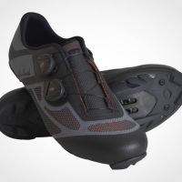 John Luck Auris: unas zapatillas en edición limitada y precio ajustado para los ciclistas más exigentes