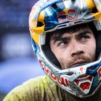Loïc Bruni protagoniza 'Must Be Nice', el documental que revisita la herencia del Downhill y ya puede verse en Red Bull TV