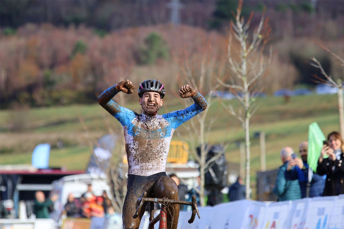 Lorena Patiño revalida el título de campeona de España júnior en un vibrante Campeonato Nacional de Ciclocross