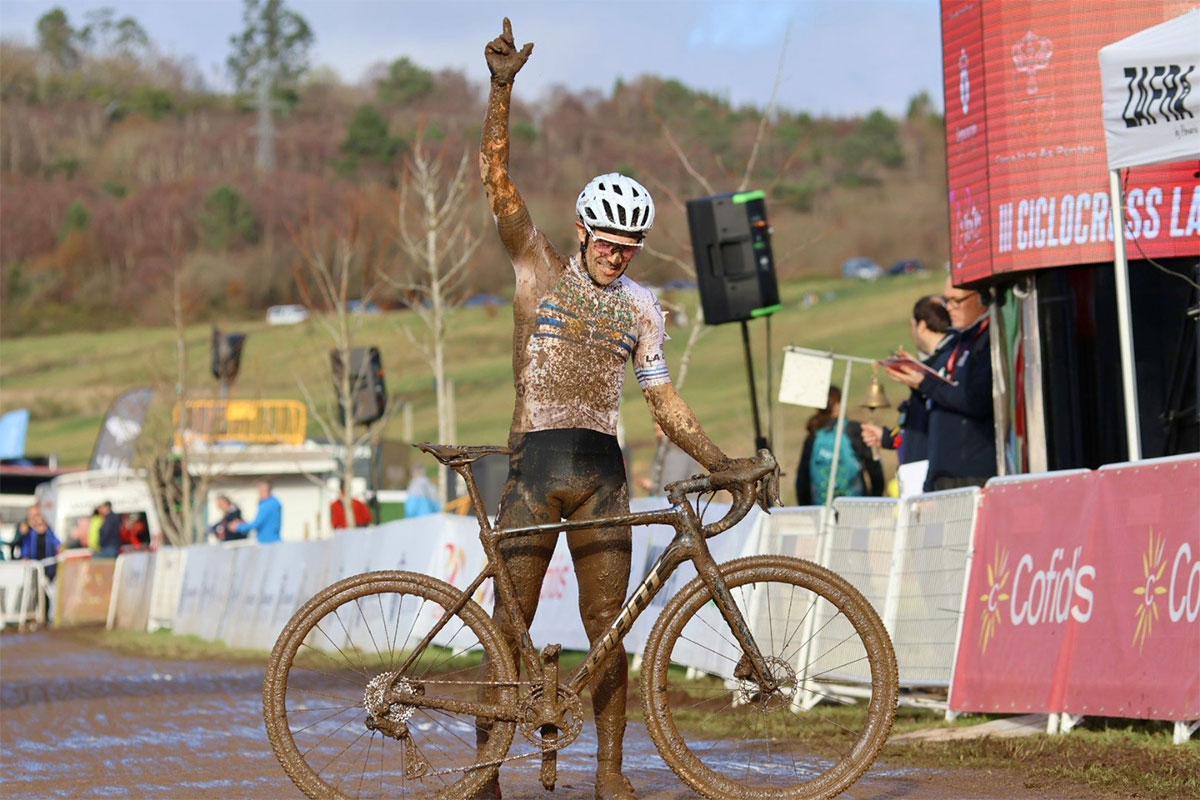 Lorena Patiño revalida el título de campeona de España júnior en un vibrante Campeonato Nacional de Ciclocross