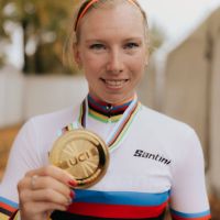 Lorena Wiebes reina en el Mundial de Gravel 2025 con un doblete neerlandés
