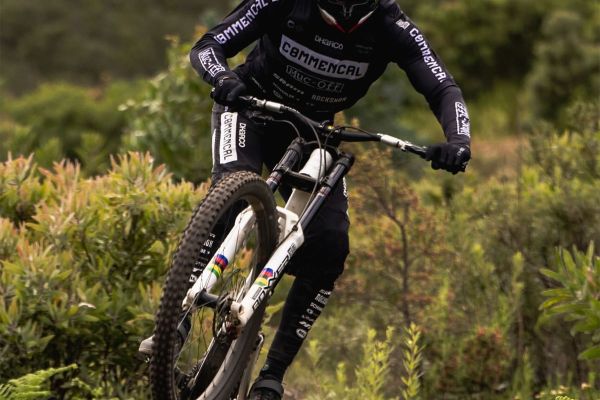 Loris Vergier se une al Commençal Muc-Off: el fichaje más esperado del descenso