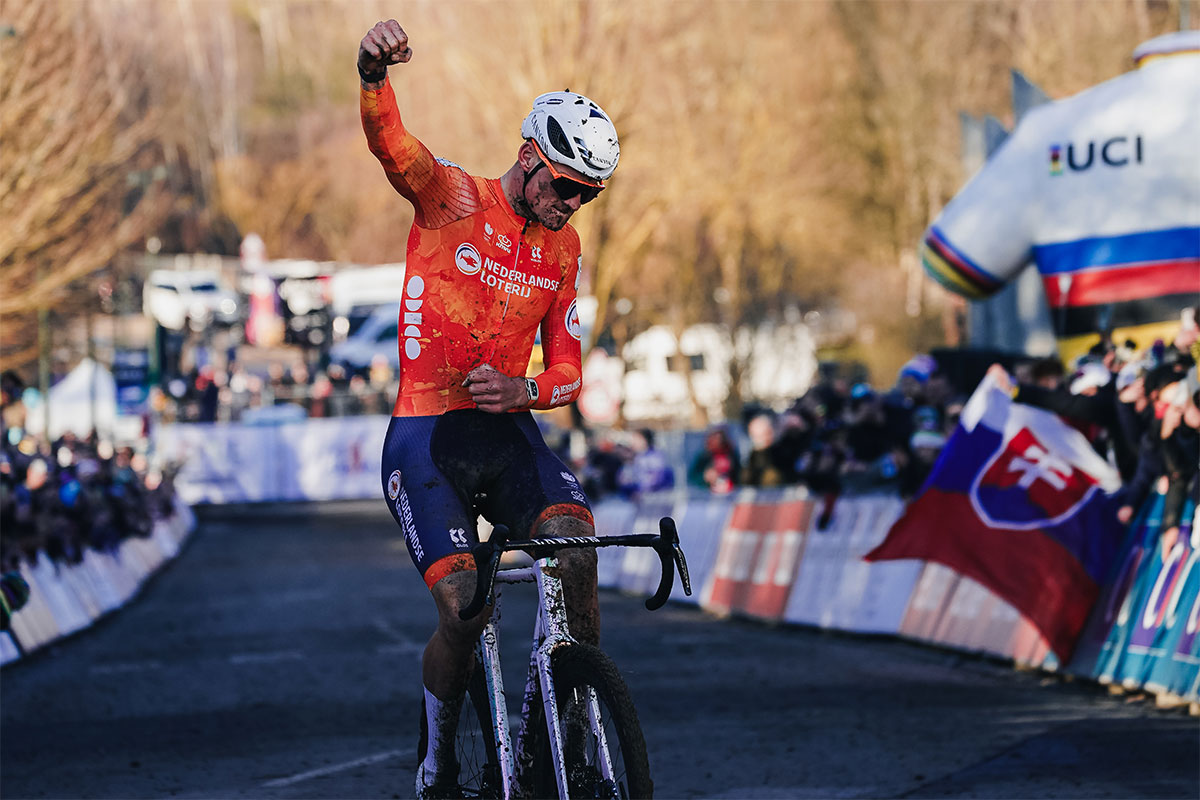 Mathieu van der Poel arrasa en Liévin y conquista su séptimo título mundial de Ciclocross