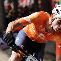 Mathieu van der Poel admite su bajón en Crans-Montana: "Sigo soñando con el maillot arcoíris de MTB"