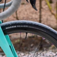 Maxxis presenta el compuesto HYPR-X: más velocidad y tracción para sus neumáticos de gravel