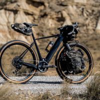Moustache presenta la Dimanche 29 Gravel, una versátil eléctrica preparada para rutas mixtas