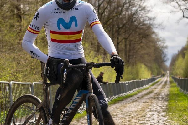 Oier Lazkano se queda solo tras su suspensión provisional por dopaje: el Movistar Team se desvincula del caso