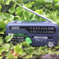 Muse MH-07 DS: una radio de supervivencia con autonomía solar, dinamo y función de emergencia