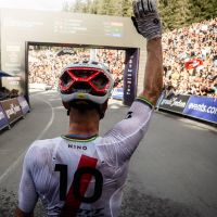 Nino Schurter se despide del MTB de élite con un emotivo último capítulo de N1NO Beyond