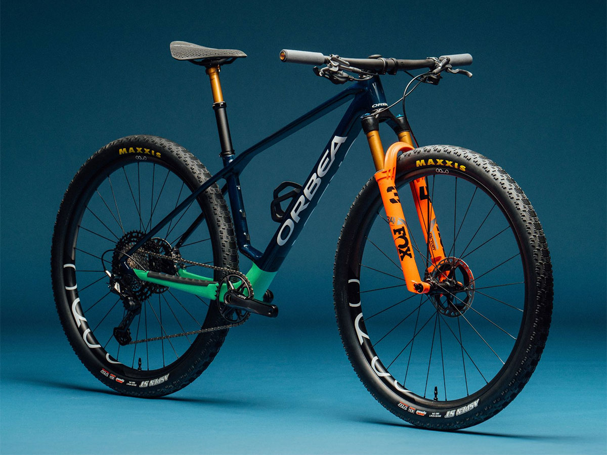 Orbea presenta las nuevas Alma y Oiz del Factory Team 2025 en versión réplica