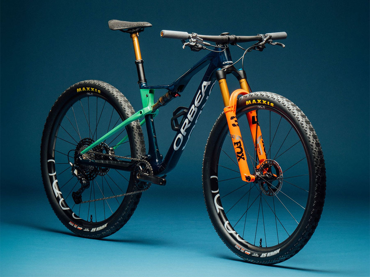 Orbea presenta las nuevas Alma y Oiz del Factory Team 2025 en versión réplica