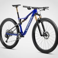 La Orbea Oiz estrena montajes con los últimos grupos electrónicos Di2 de Shimano