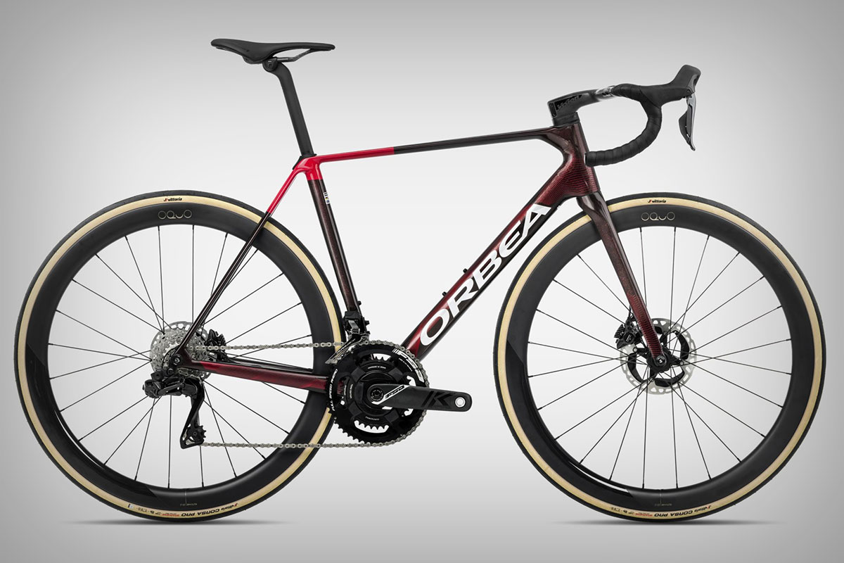 Orbea presenta (y pone a la venta) las bicicletas réplica del equipo Lotto para la temporada 2025