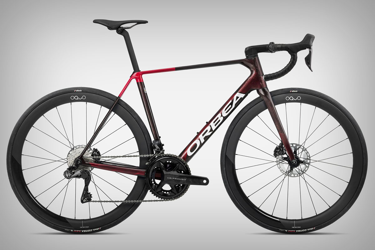 Orbea presenta (y pone a la venta) las bicicletas réplica del equipo Lotto para la temporada 2025