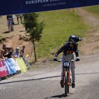 Oriol Cuadrat, subcampeón de Europa júnior de Descenso en La Molina: un podio de mérito para la Selección Española