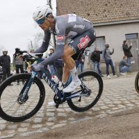 Oscar Riesebeek, primer ciclista suspendido por tarjeta roja: un hito en la regulación de la UCI