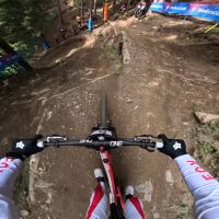 Campeonato Mundial de Mountain Bike 2025: la pista de Descenso de Champéry desde la bicicleta de Jackson Goldstone