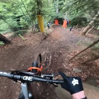 La pista de descenso de la Copa del Mundo de Bielsko-Biala desde la bicicleta de Jackson Goldstone