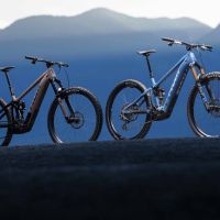 Pivot Shuttle AM 2025: más potencia, autonomía y ligereza para una e-MTB versátil como pocas