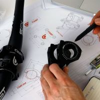 CAST irrumpe en el mercado con productos exclusivos desarrollados con la colaboración de varias leyendas del ciclismo