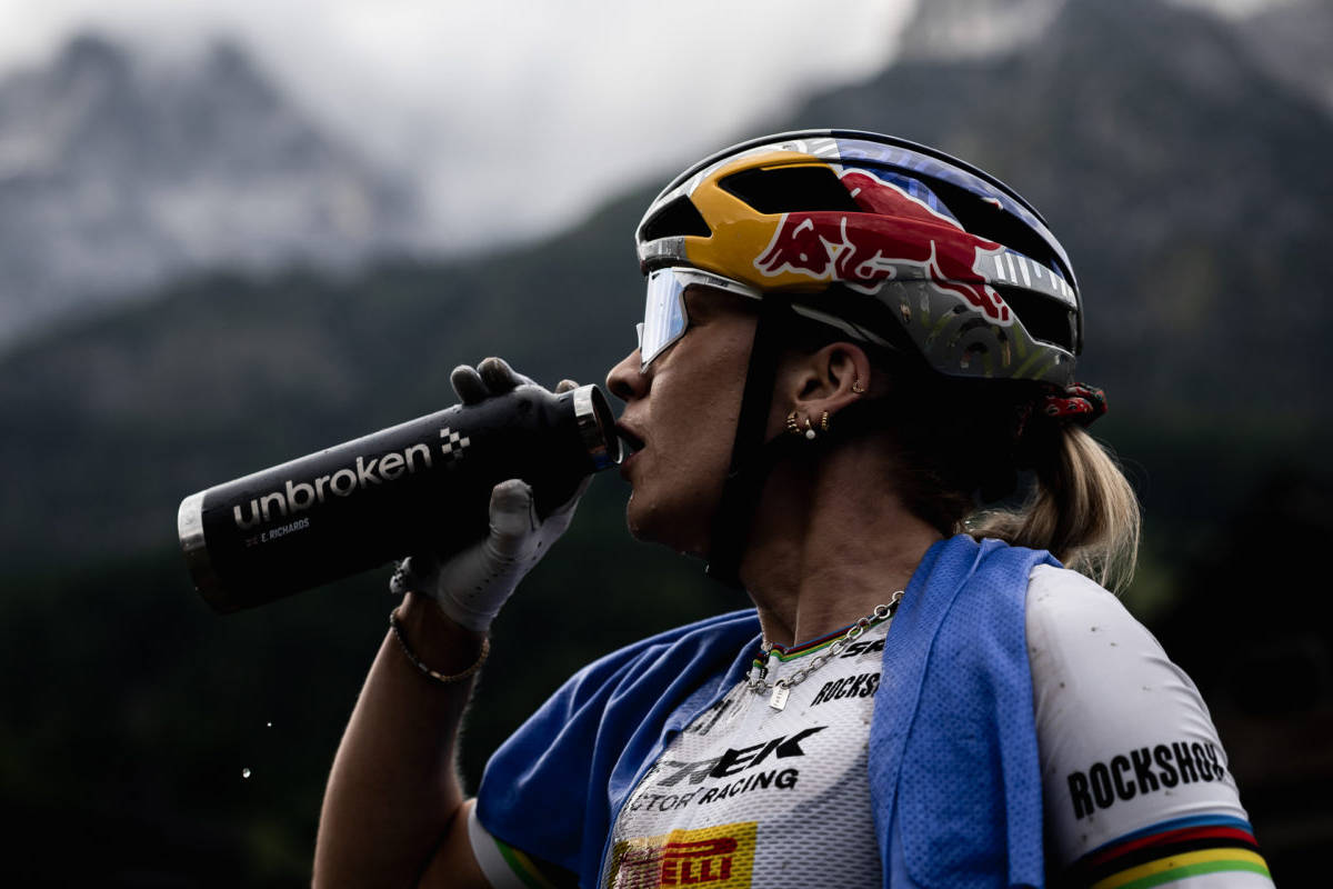 Unbroken, nuevo patrocinador principal de los equipos de competición de Trek. Imagen: Trek Bikes