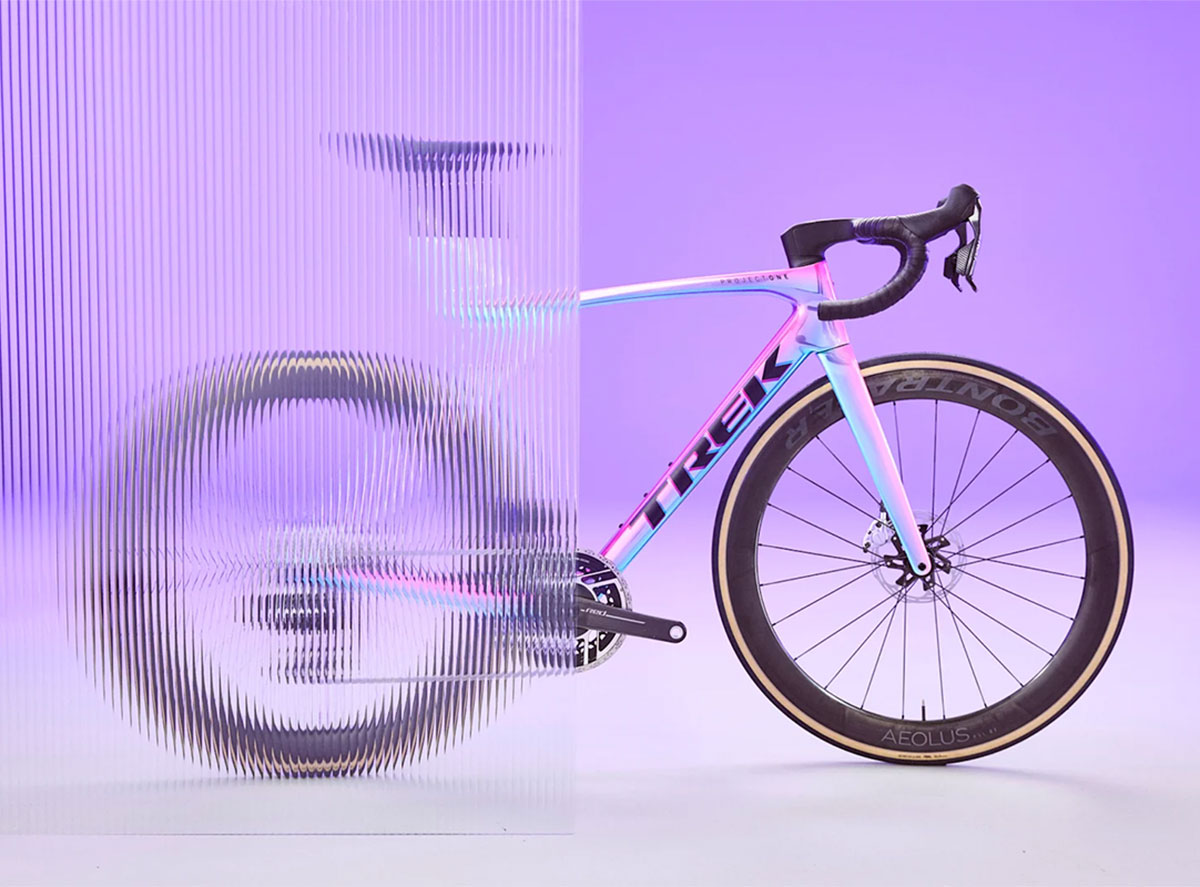 Chroma Synthwave: la nueva pintura retrofuturista para las bicicletas de carretera más avanzadas de Trek Bikes