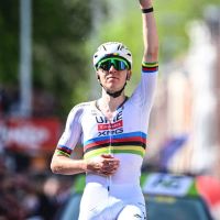 Tadej Pogacar y Demi Vollering dominan el ciclismo mundial: UAE Team Emirates XRG y FDJ-Suez lideran el ranking UCI 2025