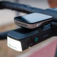Ravemen FR1000: una luz delantera diseñada para mejorar la seguridad en rutas nocturnas (y diurnas)